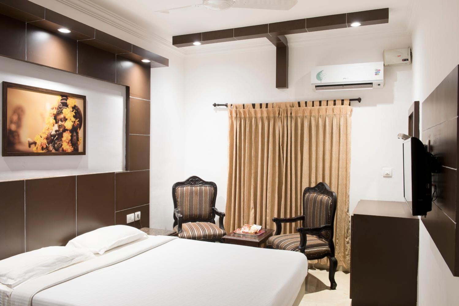 The Vyshakh Hotel กูรูวาเยอร์ ภายนอก รูปภาพ