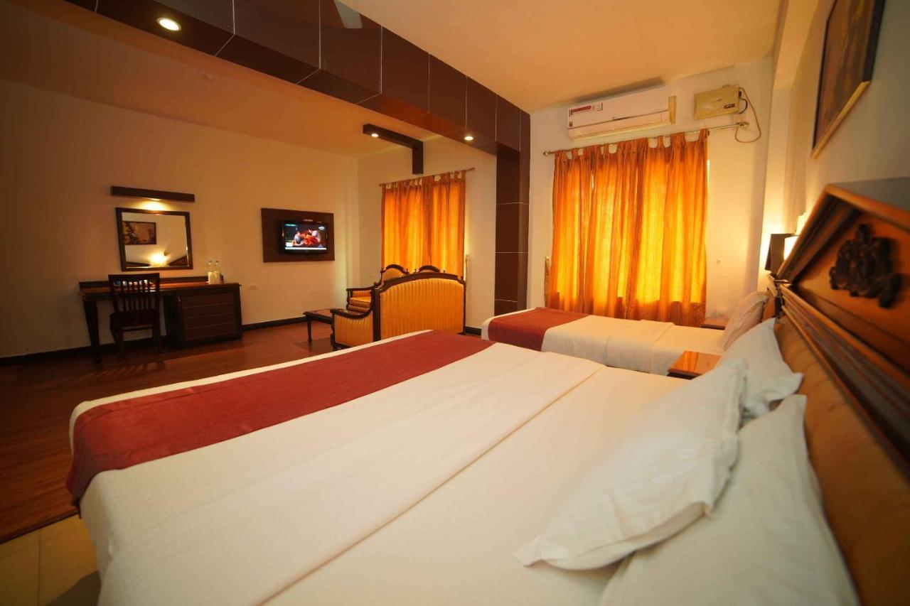 The Vyshakh Hotel กูรูวาเยอร์ ภายนอก รูปภาพ