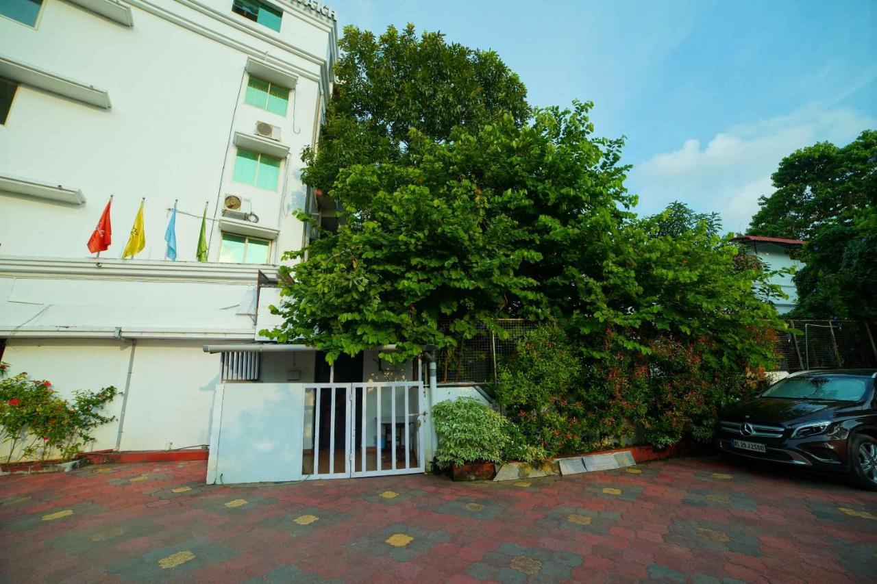 The Vyshakh Hotel กูรูวาเยอร์ ภายนอก รูปภาพ